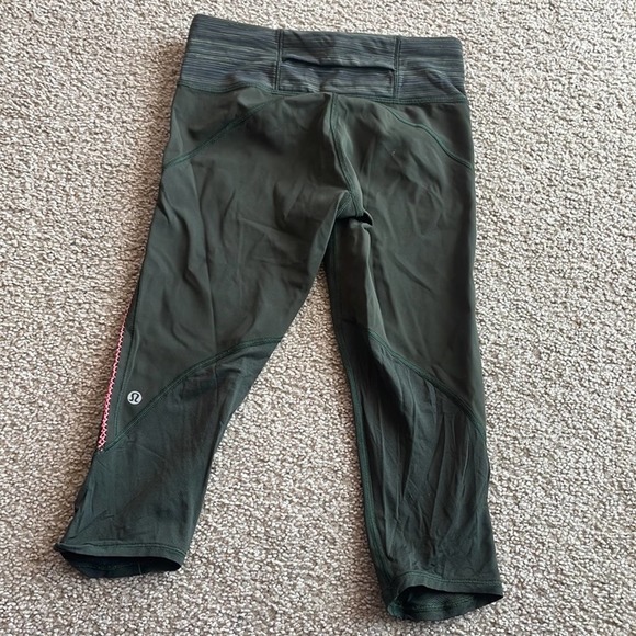 LULULEMON- Vent It Out Crop Athletic Workout Running Legging 4 green - Picture 4 of 6